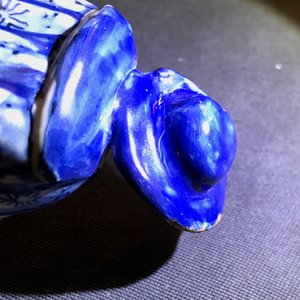 Une paire de figures de joueurs de vielle en faïence de Delft en bleu et blanc, 18ème — photo 23