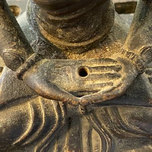 Une paire de figures du Bouddha Amitayus en bronze, Sino-Tibet, Qianlong — photo 26