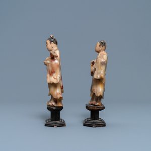Une paire de figures en pierre à savon de Shoushan, Kangxi — photo 5