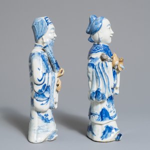 Une paire de figures en porcelaine de Chine bleu et blanc pour le Vietnam, 19ème — photo 4