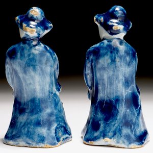 Une paire de figures miniatures en faïence de Delft bleu et blanc, 18ème — photo 4