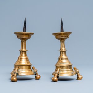 Une paire de flambeaux en bronze, Flandres ou Pays-Bas, 16ème — photo 5