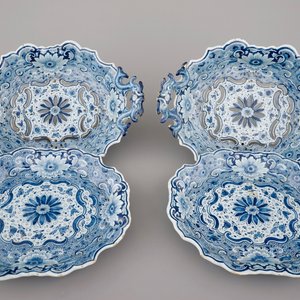 Une paire de fraisiers en faïence de Delft, bleu et blanc, 18ème siècle — photo 3