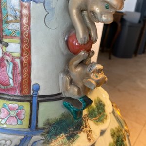 Une paire de grand vases en porcelaine de Chine famille rose, 19ème — photo 9