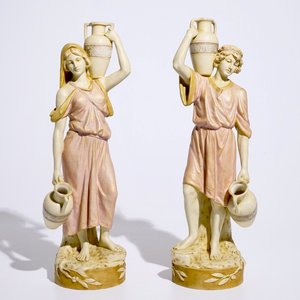 Une paire de grandes figures de style grec, Royal Dux, Bohême, début du 20ème — photo 1