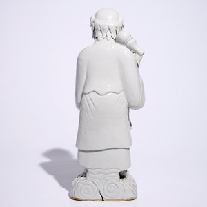 Une paire de grandes figures d'immortels en blanc de Chine de Dehua, 18/19ème — photo 5