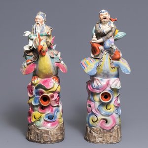 Une paire de grandes figures d'immortels sur phénix en porcelaine de Chine famille rose, 19ème — photo 2