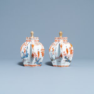 Une paire de grandes théières couvertes en porcelaine de Chine de style Imari, Kangxi — photo 3
