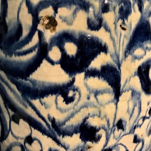 Une paire de grands albarellos à décor "A foglie" en majolique d'Anvers en bleu et blanc, 16ème — photo 10