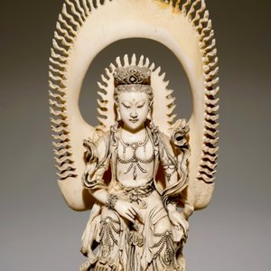 Une paire de grands groupes de Guanyin assise sur un éléphant en ivoire sculpté, 19ème — photo 6