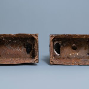 Une paire de grands modèles de lions en fer de fonte, marque et époque de Ming — photo 7