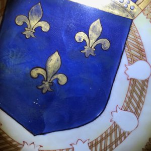 Une paire de grands plats en porcelaine de Chine du service du Roi de France Louis XV, Yongzheng, vers 1732 — photo 13
