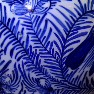 Une paire de grands vases couverts en faïence de Delft bleu et blanc, 18ème — photo 22