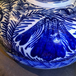 Une paire de grands vases couverts en faïence de Delft bleu et blanc, 18ème — photo 37