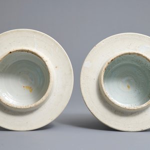 Une paire de grands vases couverts en porcelaine de Chine bleu et blanc, 19ème — photo 8