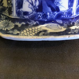 Une paire de grands vases couverts en porcelaine de Chine bleu et blanc, Kangxi — photo 19
