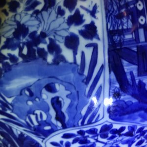 Une paire de grands vases couverts en porcelaine de Chine bleu et blanc, Kangxi — photo 20