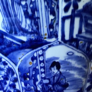 Une paire de grands vases couverts en porcelaine de Chine bleu et blanc, Kangxi — photo 43