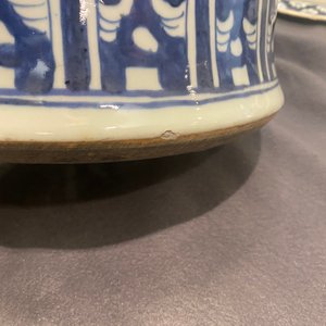 Une paire de grands vases couverts en porcelaine de Chine en bleu et blanc, 19ème — photo 34
