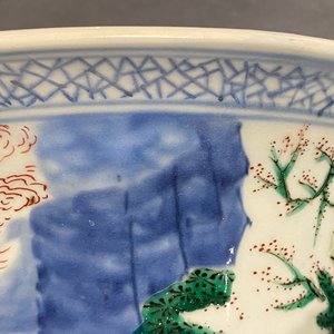 Une paire de grands vases de forme 'gu' en porcelaine de Chine wucai, époque Transition — photo 22