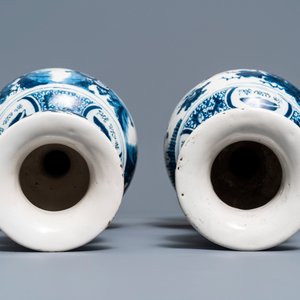 Une paire de grands vases en faïence de Delft bleu et blanc à décor de chinoiserie, début du 18ème — photo 6
