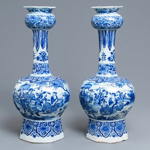 Une paire de grands vases en faïence de Delft bleu et blanc à décor de chinoiserie, fin du 17ème — photo 3