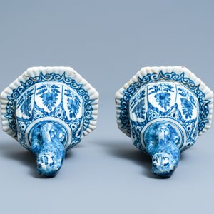Une paire de grands vases en faïence de Delft en bleu et blanc, 18ème — photo 7