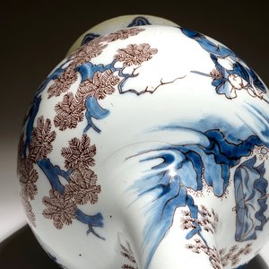 Une paire de grands vases en faïence de Delft en bleu et manganèse à décor de chinoiserie, 17ème — photo 7
