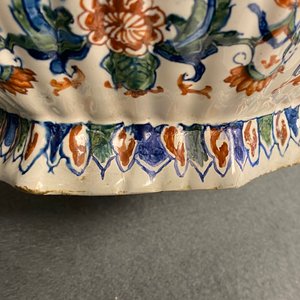 Une paire de grands vases en faïence de Delft en palette cachemire, vers 1700 — photo 16
