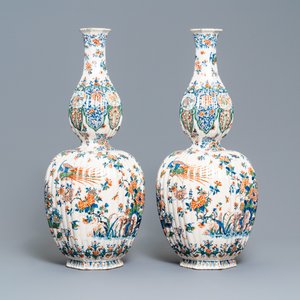 Une paire de grands vases en faïence de Delft en palette cachemire, vers 1700 — photo 4