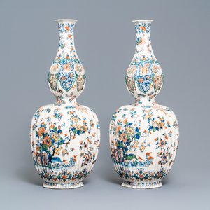 Une paire de grands vases en faïence de Delft en palette cachemire, vers 1700 — photo 6