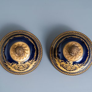 Une paire de grands vases en porcelaine dans le style de Sèvres aux montures en bronze doré, signés Le Berre, France, 19ème — photo 7