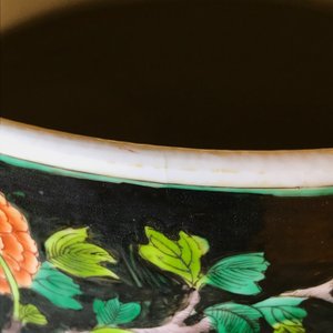 Une paire de grands vases en porcelaine de Chine famille noire, 19/20ème — photo 14
