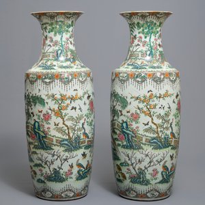 Une paire de grands vases en porcelaine de Chine famille rose, 19ème — photo 4