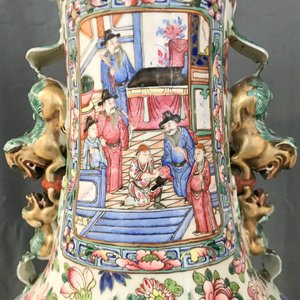 Une paire de grands vases en porcelaine de Chine famille rose, 19ème — photo 22