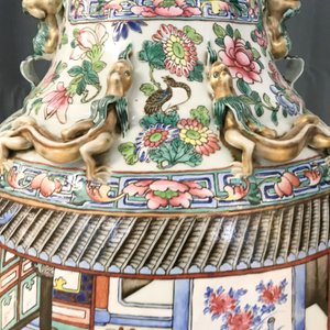 Une paire de grands vases en porcelaine de Chine famille rose, 19ème — photo 23