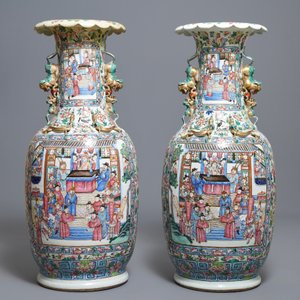 Une paire de grands vases en porcelaine de Chine famille rose, 19ème — photo 3