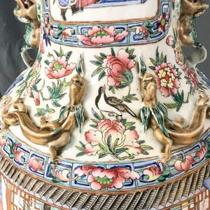 Une paire de grands vases en porcelaine de Chine famille rose, 19ème — photo 37