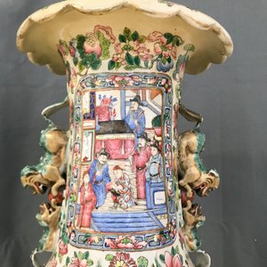 Une paire de grands vases en porcelaine de Chine famille rose, 19ème — photo 47