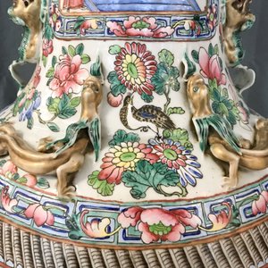 Une paire de grands vases en porcelaine de Chine famille rose, 19ème — photo 48