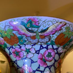 Une paire de grands vases en porcelaine de Chine famille rose, 19ème — photo 11