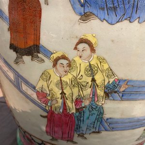 Une paire de grands vases en porcelaine de Chine famille rose, 19ème — photo 28