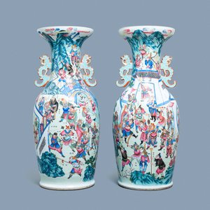 Une paire de grands vases en porcelaine de Chine famille rose à décor 'Wu Shuang Pu', 19ème — photo 4