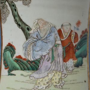Une paire de grands vases en porcelaine de Chine famille rose à fond bleu, marque de Qianlong, 19ème — photo 23