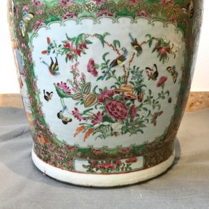 Une paire de grands vases en porcelaine de Chine famille rose de Canton, 19ème — photo 18