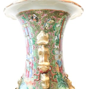 Une paire de grands vases en porcelaine de Chine famille rose de Canton, 19ème — photo 31