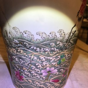 Une paire de grands vases en porcelaine de Chine famille rose, République, 20ème — photo 8