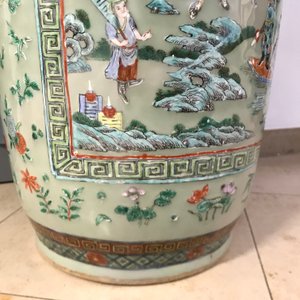 Une paire de grands vases en porcelaine de Chine famille verte à fond céladon, 19ème — photo 45