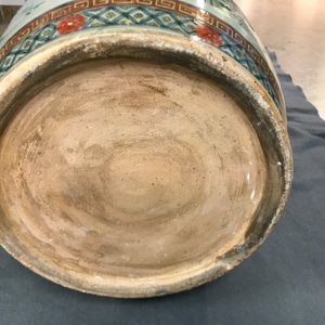 Une paire de grands vases en porcelaine de Chine famille verte à fond céladon, 19ème — photo 60