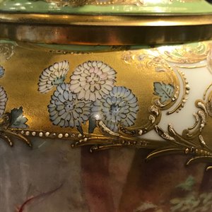 Une paire de grands vases en porcelaine de Sèvres aux montures en bronze, France, 19ème — photo 34